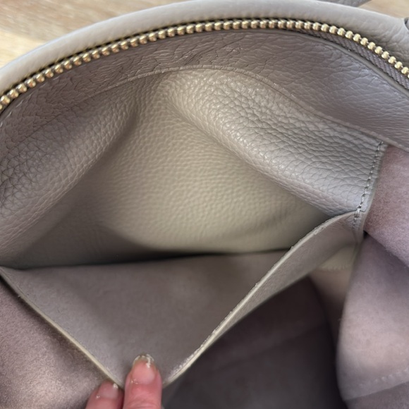 Quince taupe Italian tall cow leather tote bag - Picture 13 of 16